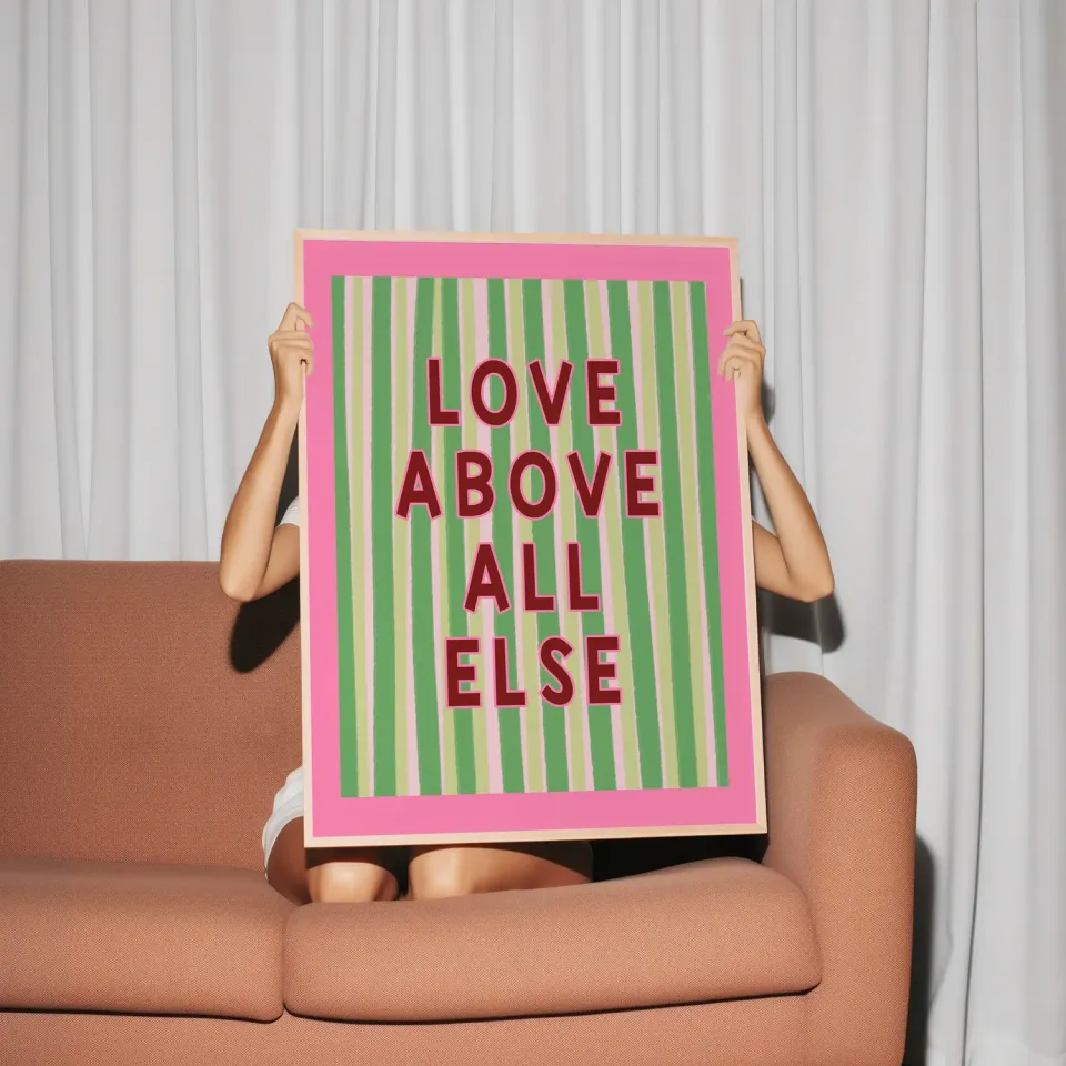 Maddison Ball Love Above All Else affiche texte