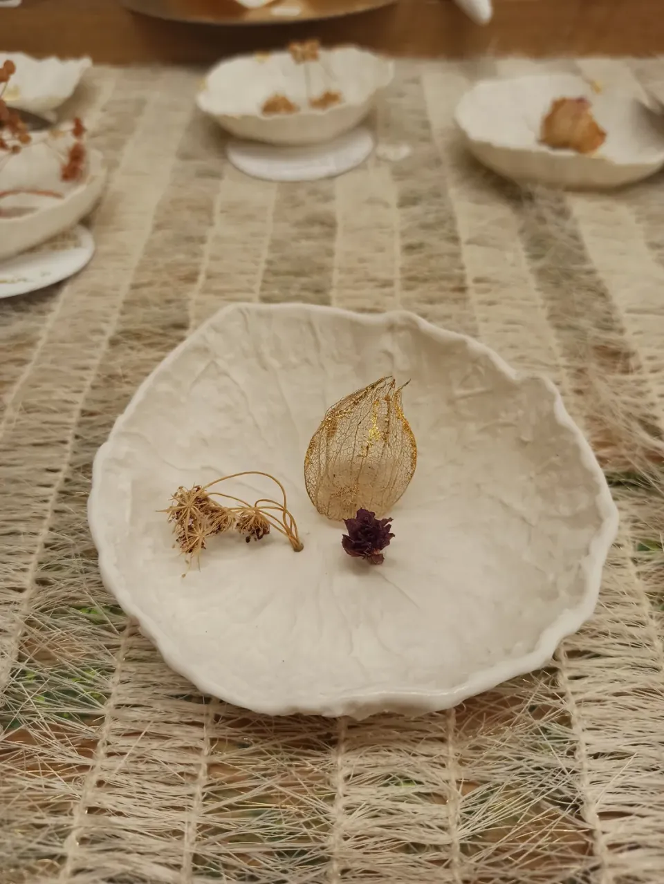 Sandrine Ramona Fin de l'été coupelle porcelaine dorée