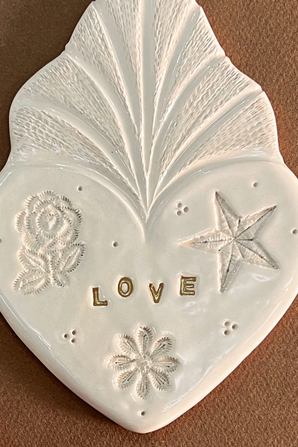 Biankaléone Ex-voto Love lettres d'or mural 10 x 13,5 cm