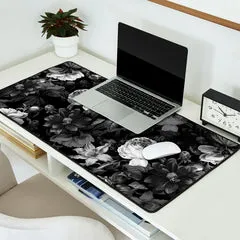 Society6 Black Forest tapis de bureau roses noir blanc