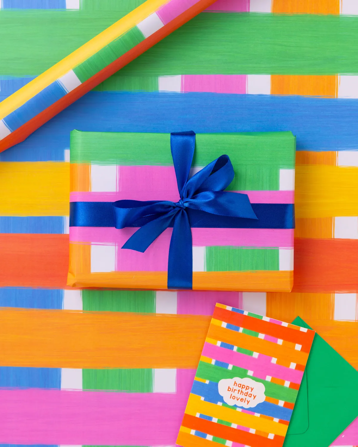 Maddison Ball Rainbow Stripe papier cadeau 50x70 rayures