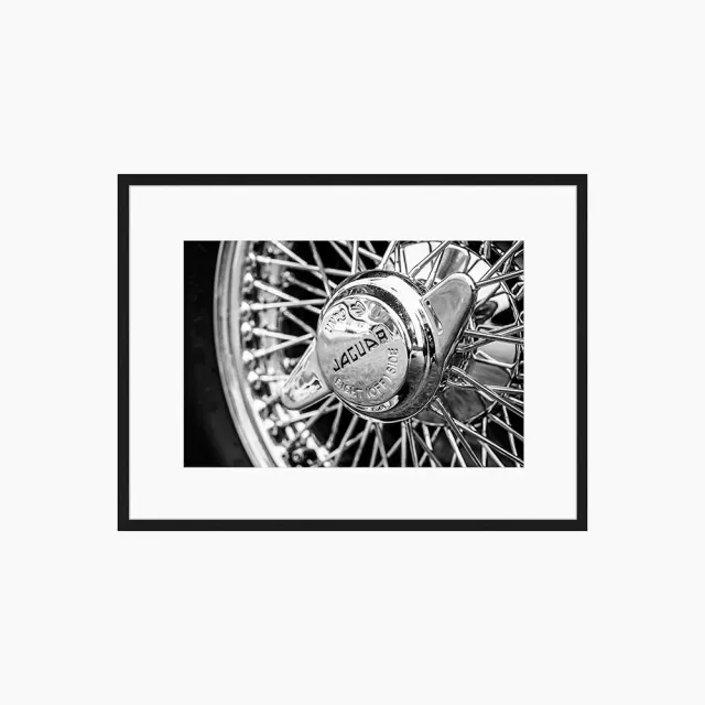 Any Image Jaguar Hubcap photo encadrée noir et blanc