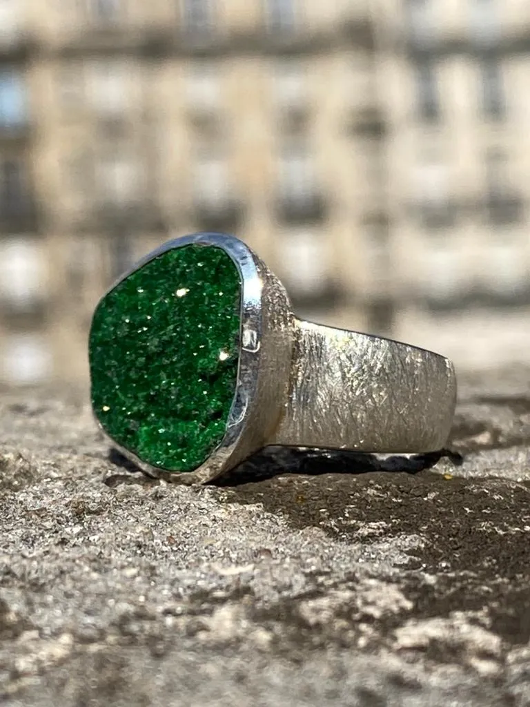 Galerie Kara bague argent brossé uvarovite verte