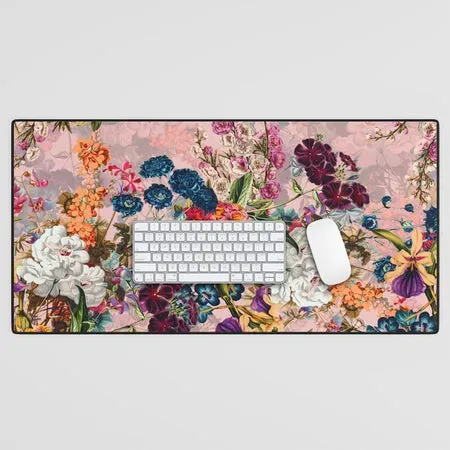 Society6 Summer Botanical Garden VIII II tapis bureau rose
