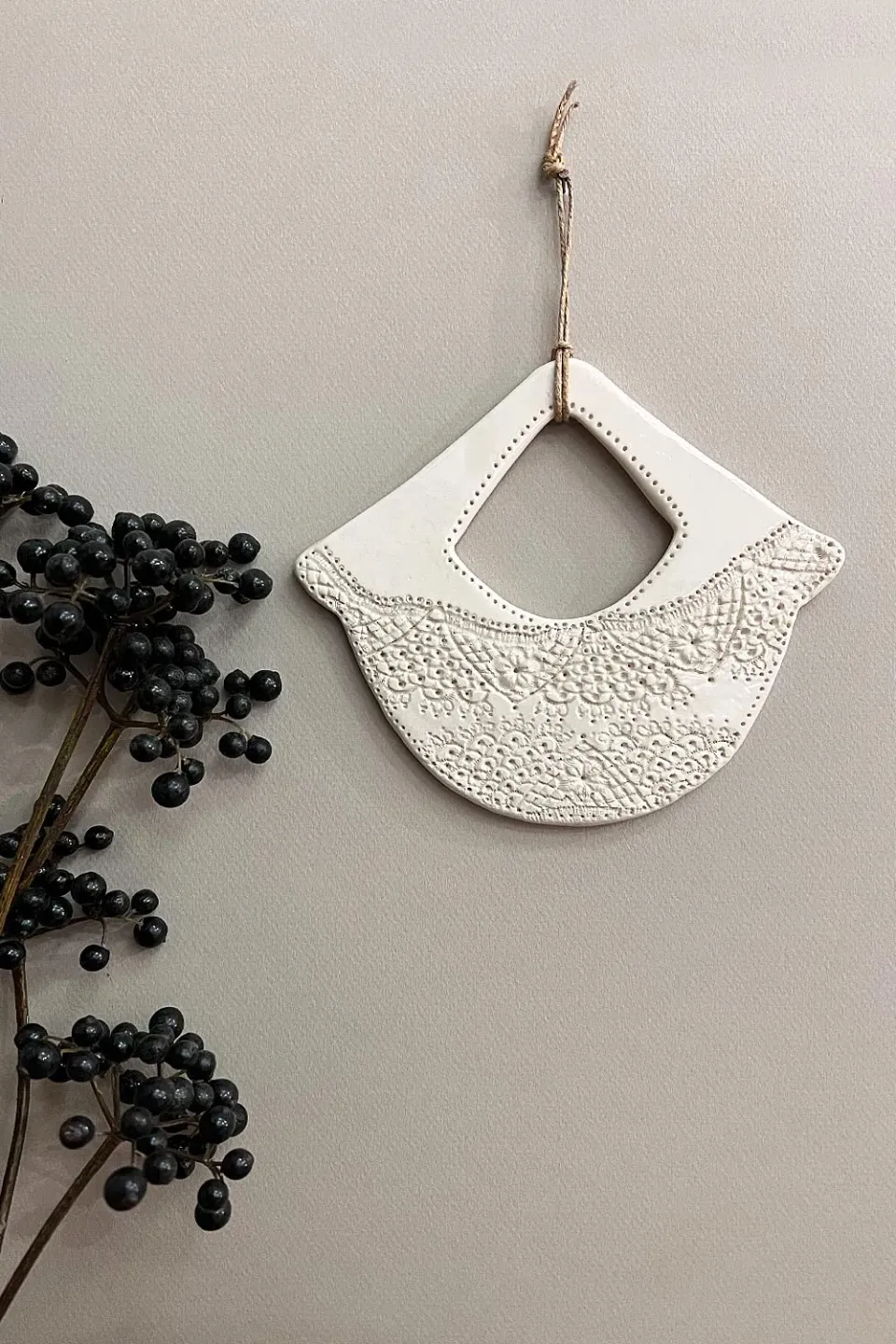 Biankaléone Parure à dentelle fleurie bijou de mur 15 x 17 cm