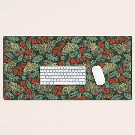 Society6 Moths in Emerald Twilight tapis de bureau émeraude