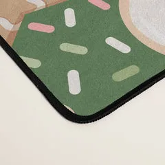 Society6 Sweet Christmas Cookies on Green tapis de bureau vert