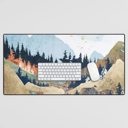 Society6 Spring Flight tapis de bureau paysage montagne