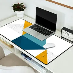 Society6 Modern Geometric 19 tapis de bureau triangles