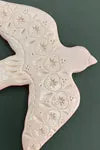 Biankaléone Hirondelle guirlande de coeurs décor mural 16,5x18,5 cm