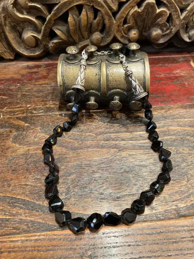 Galerie Kara Raj collier argent spinelle noir