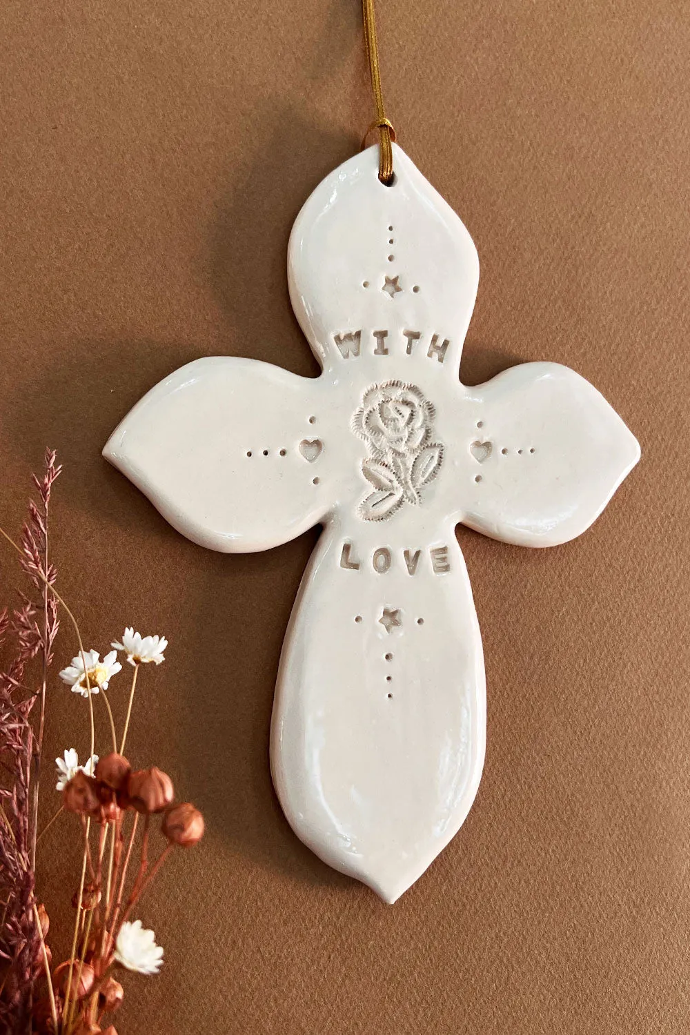 Biankaléone Croix With Love croix murale 12,5 x 16,5 cm
