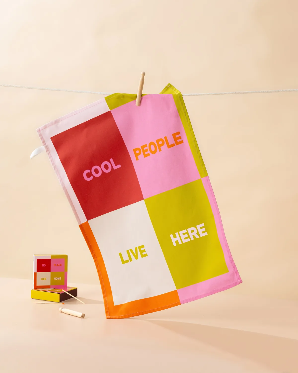 Maddison Ball Cool People Live Here torchon 68x45 cm