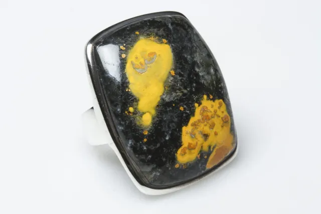 Galerie Kara Iles bague jaspe bumblebee argent 925