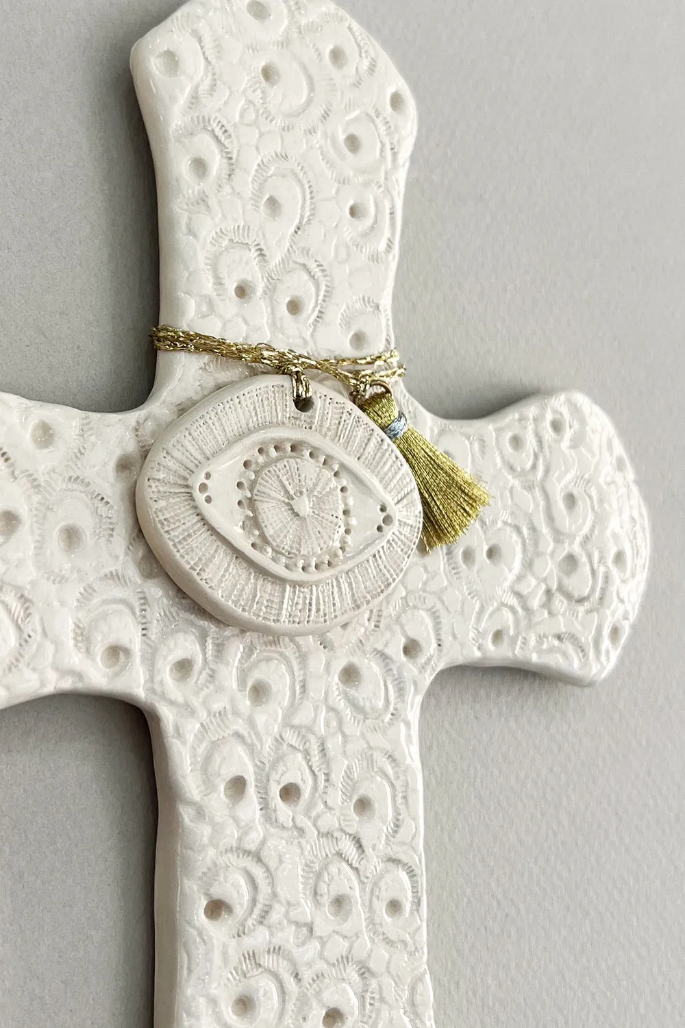 Biankaléone Grande croix grigri oeil protecteur bijou mural 15x19,5cm