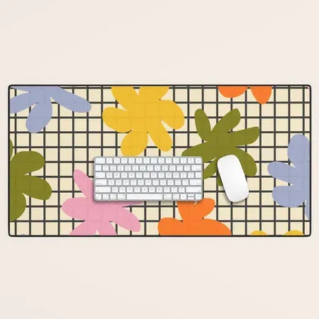 Society6 Playful Flowers #1 tapis de bureau à fleurs