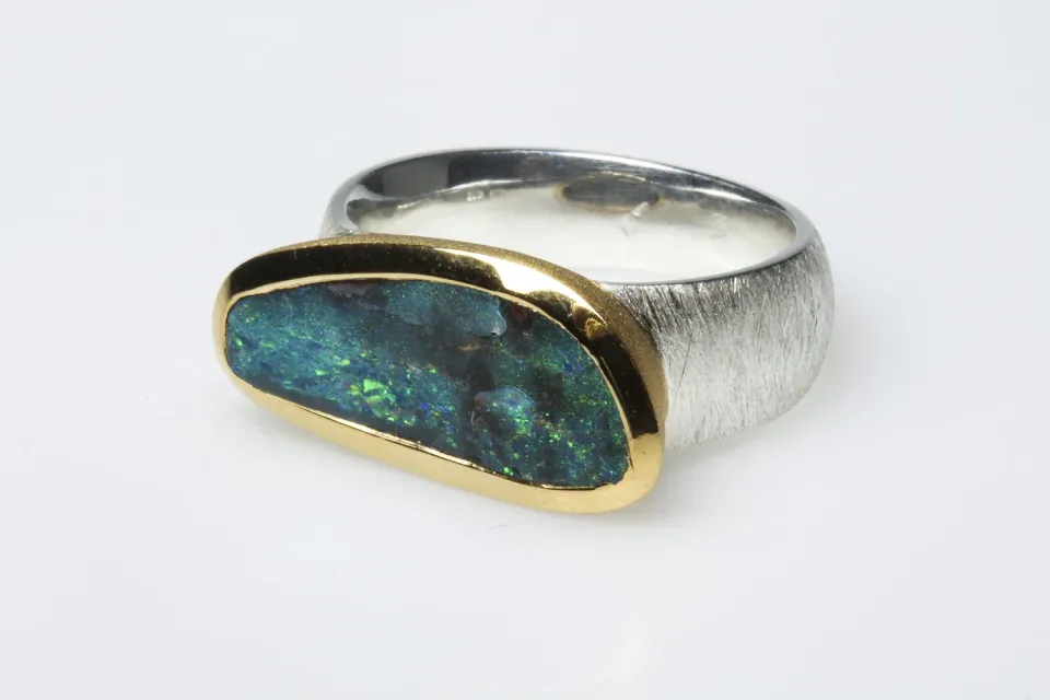 Galerie Kara Lagon bague en opale argent et vermeil