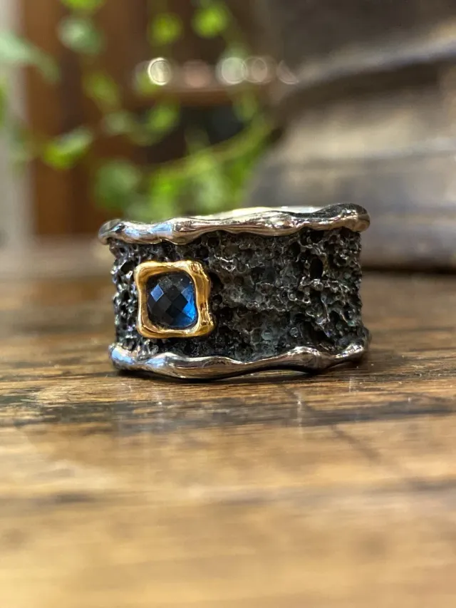 Galerie Kara Armion bague argent topaze bleu london