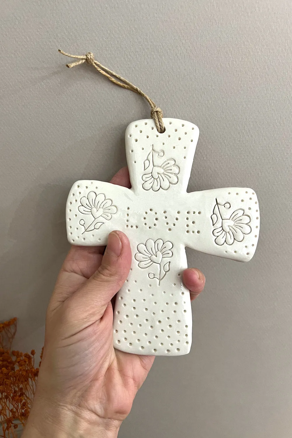 Biankaléone Croix Love aux quatre fleurs croix 11,5 x 14 cm