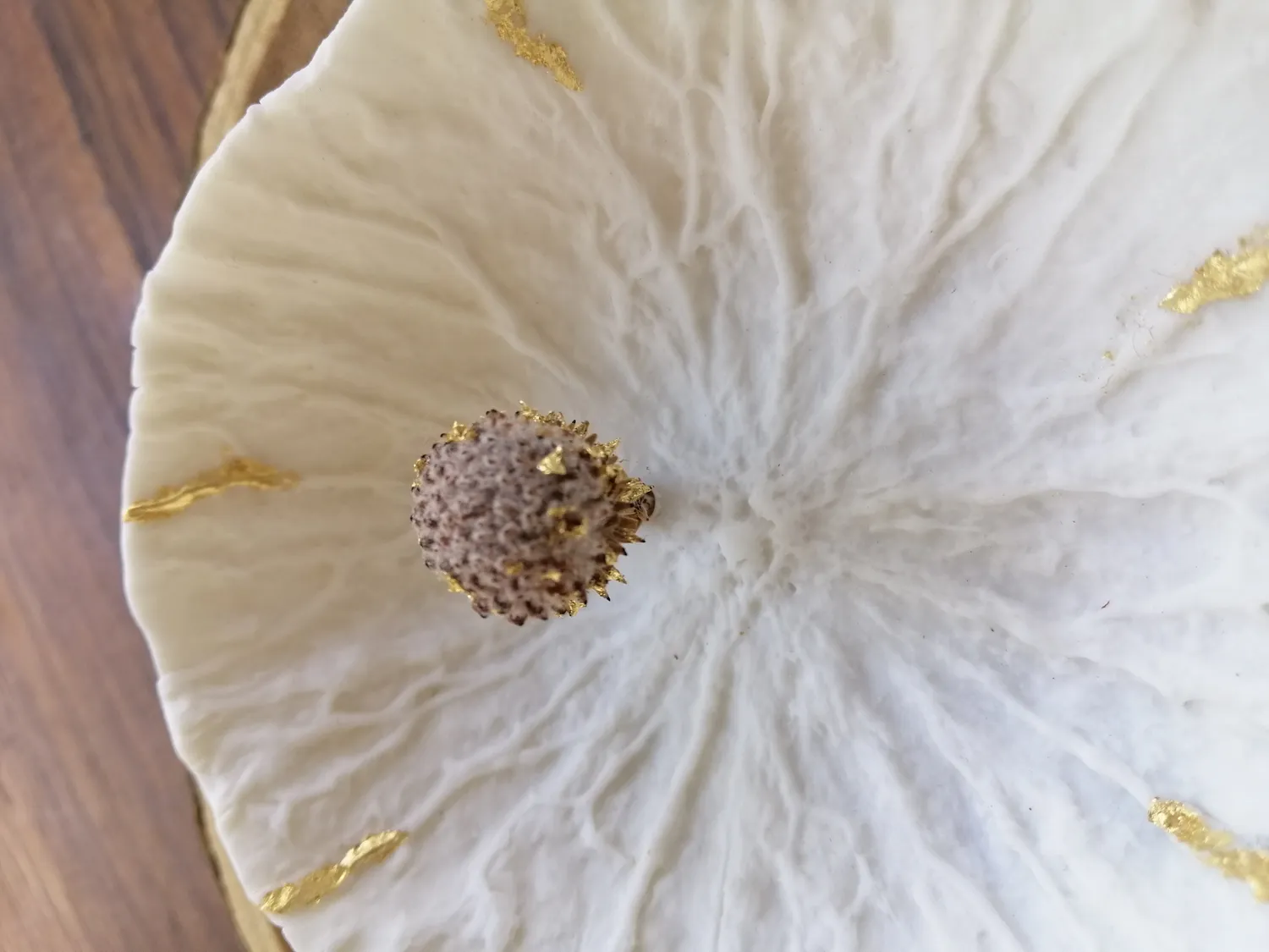 Sandrine Ramona Unique fleur porcelaine feuille d'or 10 cm