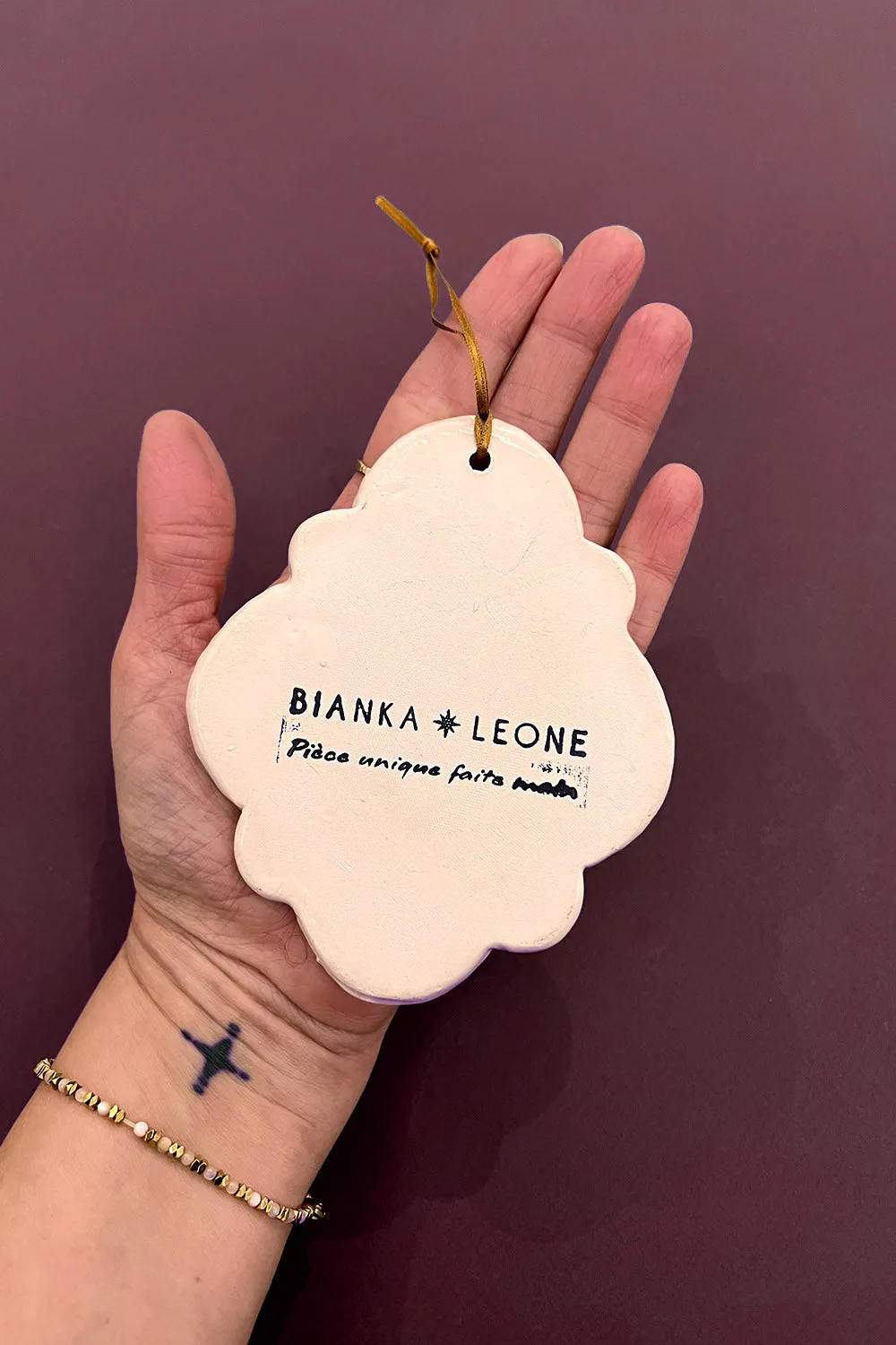 Biankaléone Talisman au camée d'or mural 9,5 x 11,5 cm