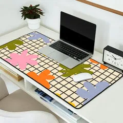 Society6 Playful Flowers #1 tapis de bureau à fleurs