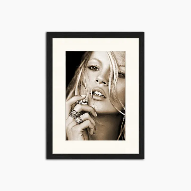 Any Image Kate Moss Close up tableau noir et blanc