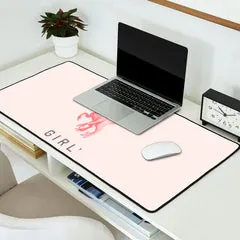 Society6 Clever Girl tapis de bureau rose vélociraptor
