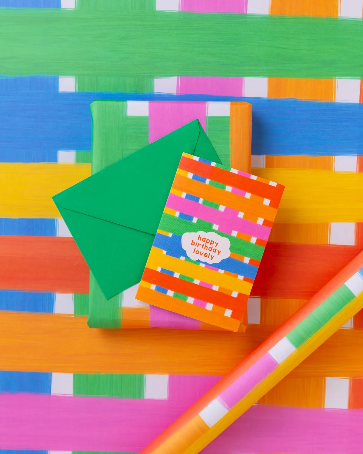 Maddison Ball Rainbow Stripe papier cadeau 50x70 rayures