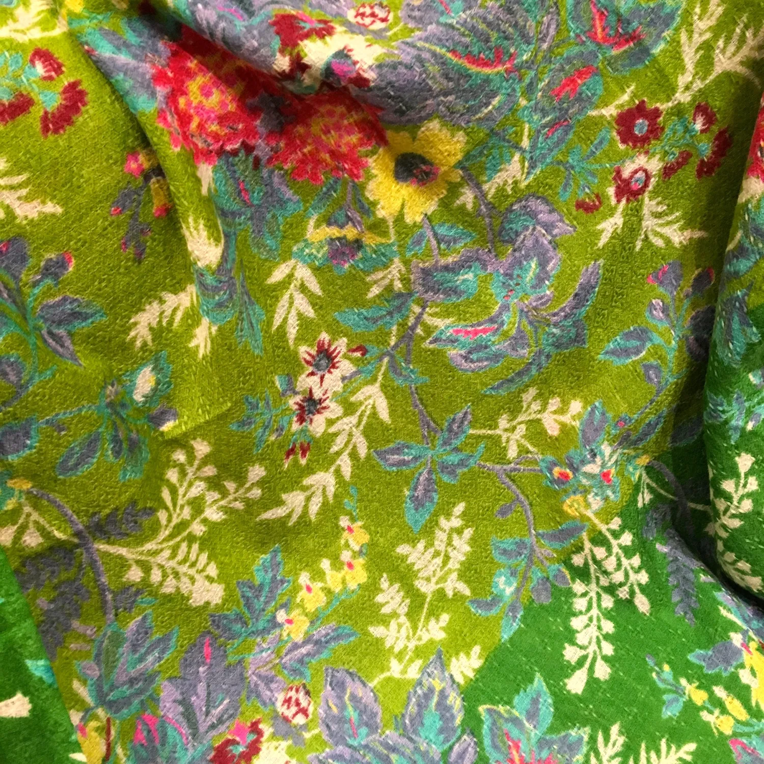 Galerie Kara Fleur-Verte châle artisanal