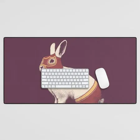 Society6 Lapin Catcheur Rabbit Wrestler tapis de bureau bordeaux
