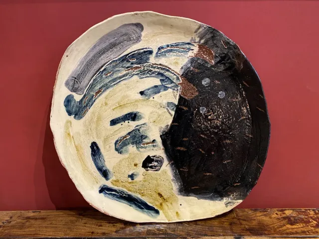Galerie Kara Héloïse Bariol grand plat engobé