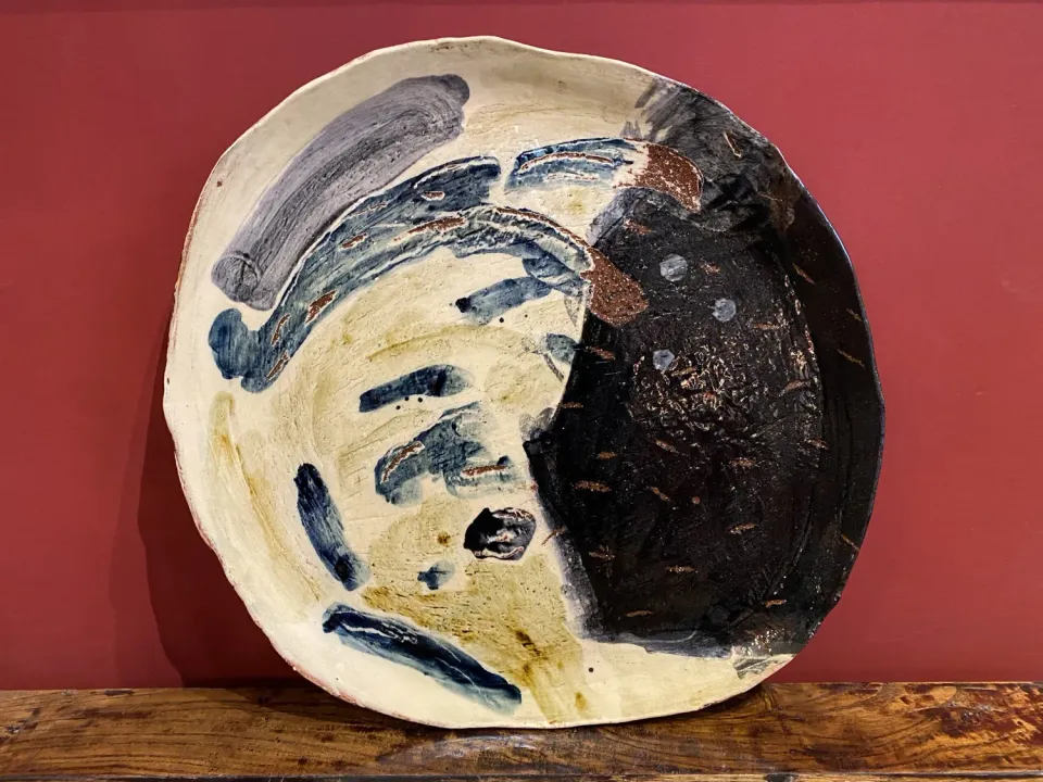 Galerie Kara Héloïse Bariol grand plat engobé