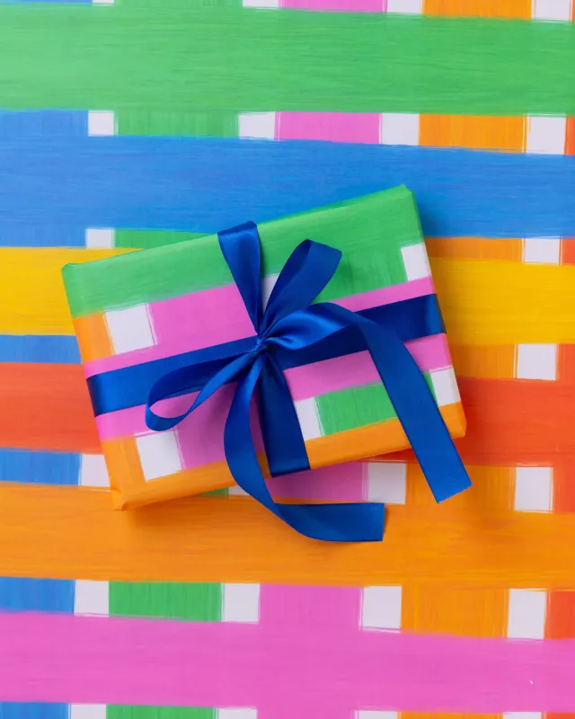 Maddison Ball Rainbow Stripe papier cadeau 50x70 rayures