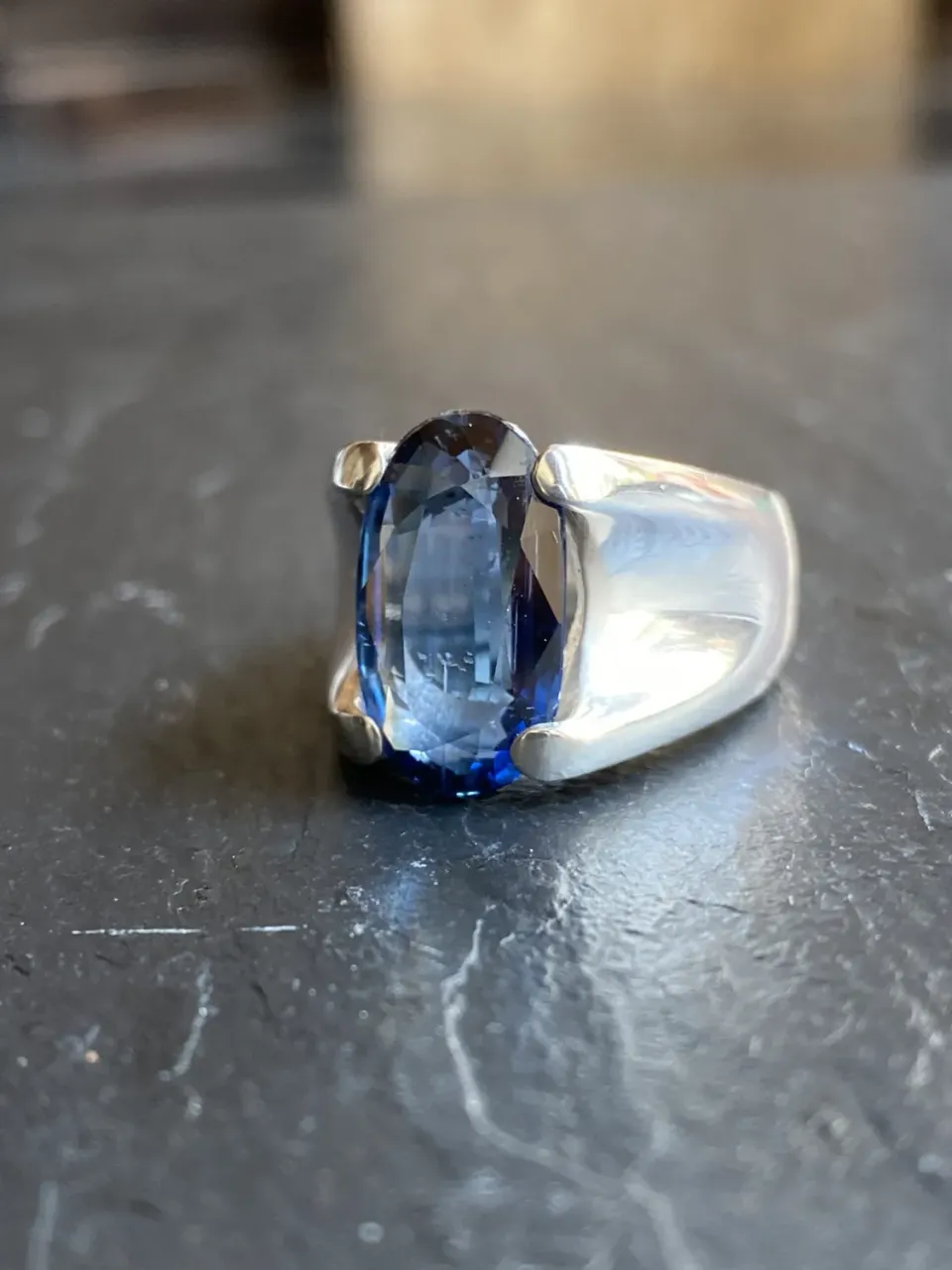 Galerie Kara Eleonora Aromando bague argent cyanite