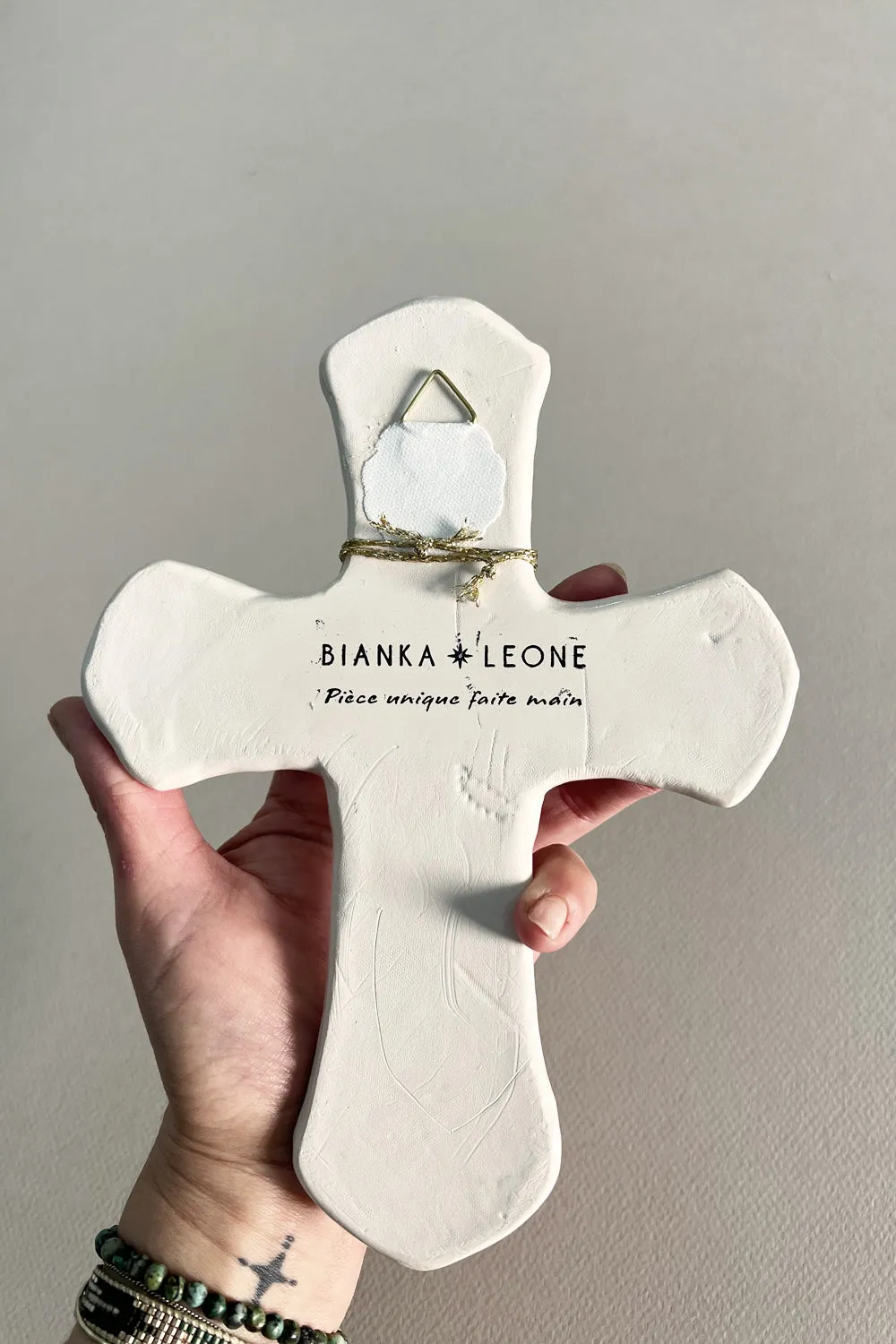 Biankaléone Grande croix grigri oeil protecteur bijou mural 15x19,5cm