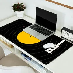 Society6 Music Everywhere tapis de bureau vinyle beige